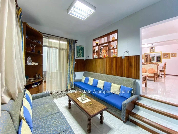 QUATRE BORNES – Elegant 135m² flat for rent | Comfort, Space Ideal Location