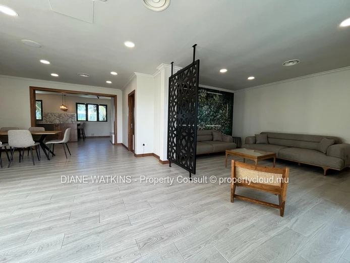 À Louer - Maison Moderne de 3 Chambres Proche de la Plage à Blue Bay