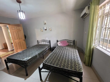 Appartement de 8 Chambres