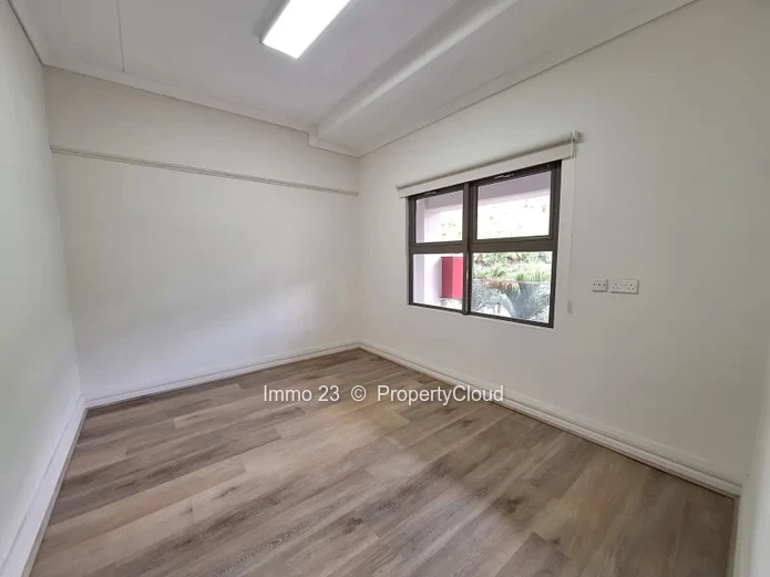 Bureau - 177m2 - Rivi00e8re Noire - Ref. BU89784LO