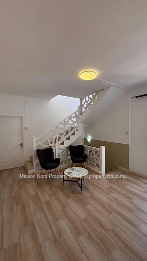 Villa meublée 3 chambres avec piscine, vue mer & montagne à Tamarin