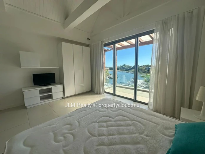 Superbe penthouse à louer à la marina à Rivière Noire, Île Maurice