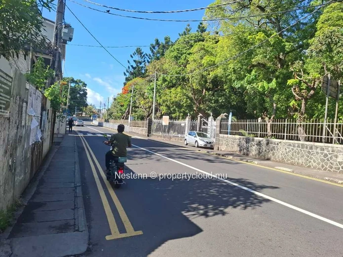 Terrain commercial de 333,5 m² 