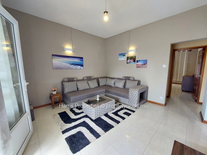 Bel appartement meublé et entièrement rénové à vendre à Pereybere