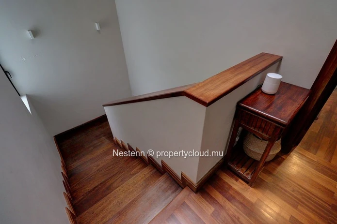 Spacious and bright duplex in a secure residence with river views