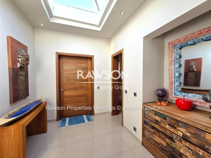 Villa - 4-Bedrooms | Pool & Garden | Secure Residence | Pereybere | €4,000