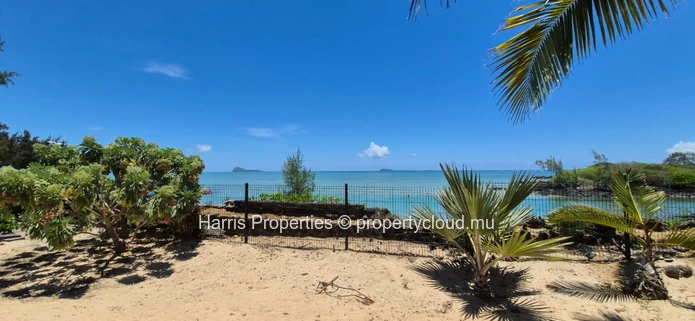 Beachfront 3-Bedroom Apartment For Short-Term Rental – Grand Gaube