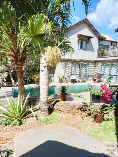 15 Bedroom Guest House For Sale in Albion