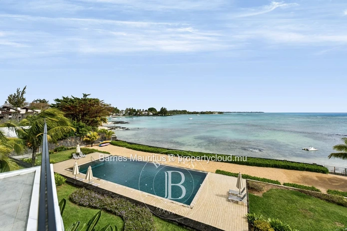 PEREYBERE - BEACHFRONT PENTHOUSE with 3 bedrooms