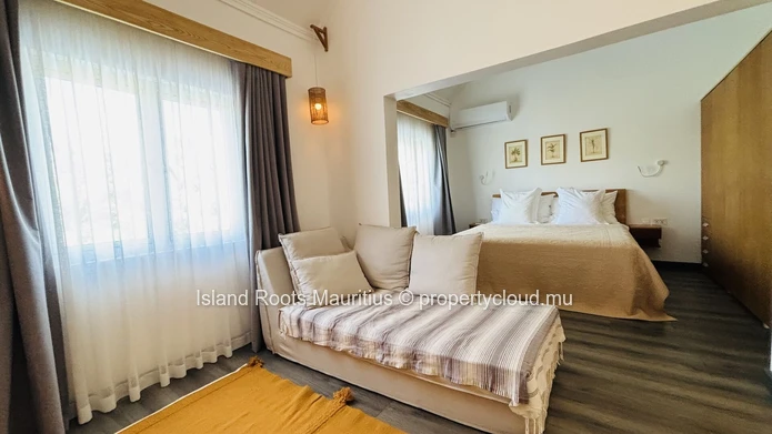 Duplex de 3 chambres à Bain Boeuf, non loin de la plage publique.