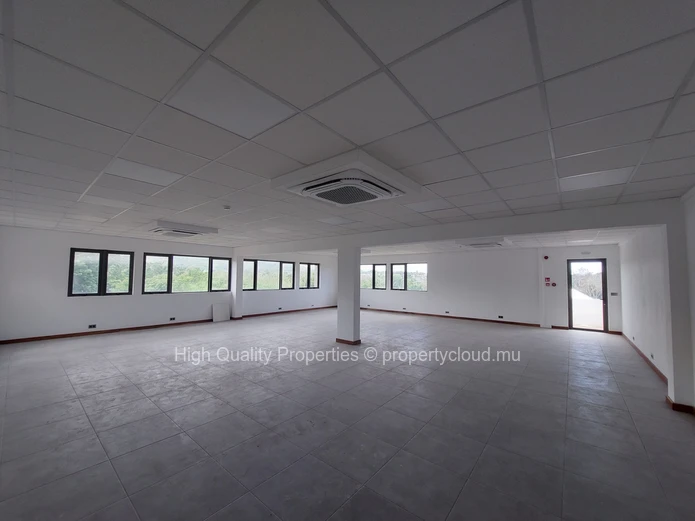 Office for Rent in Pin Point Calbasse 