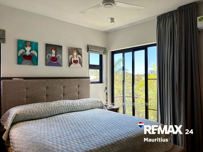 Spacious Penthouse with Rooftop, Pool and Spectacular Views