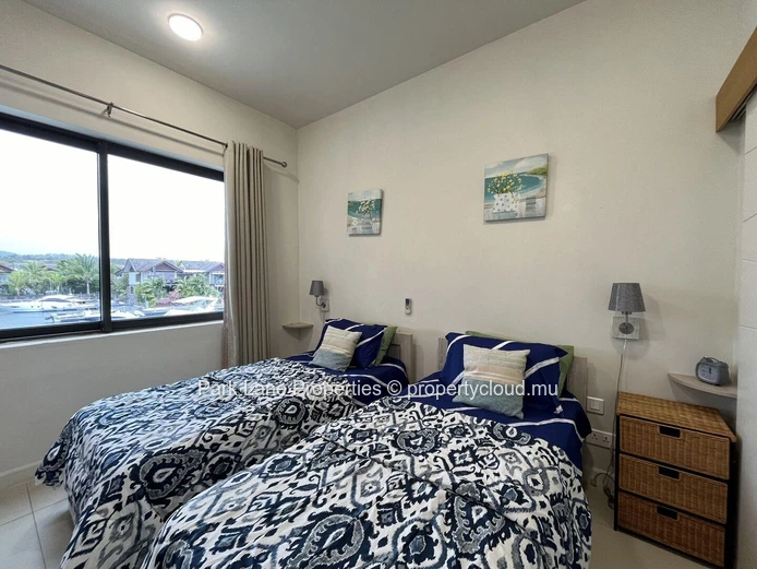 Stunning 2 Bedroom Marina Apartment with Picturesque Mountain View