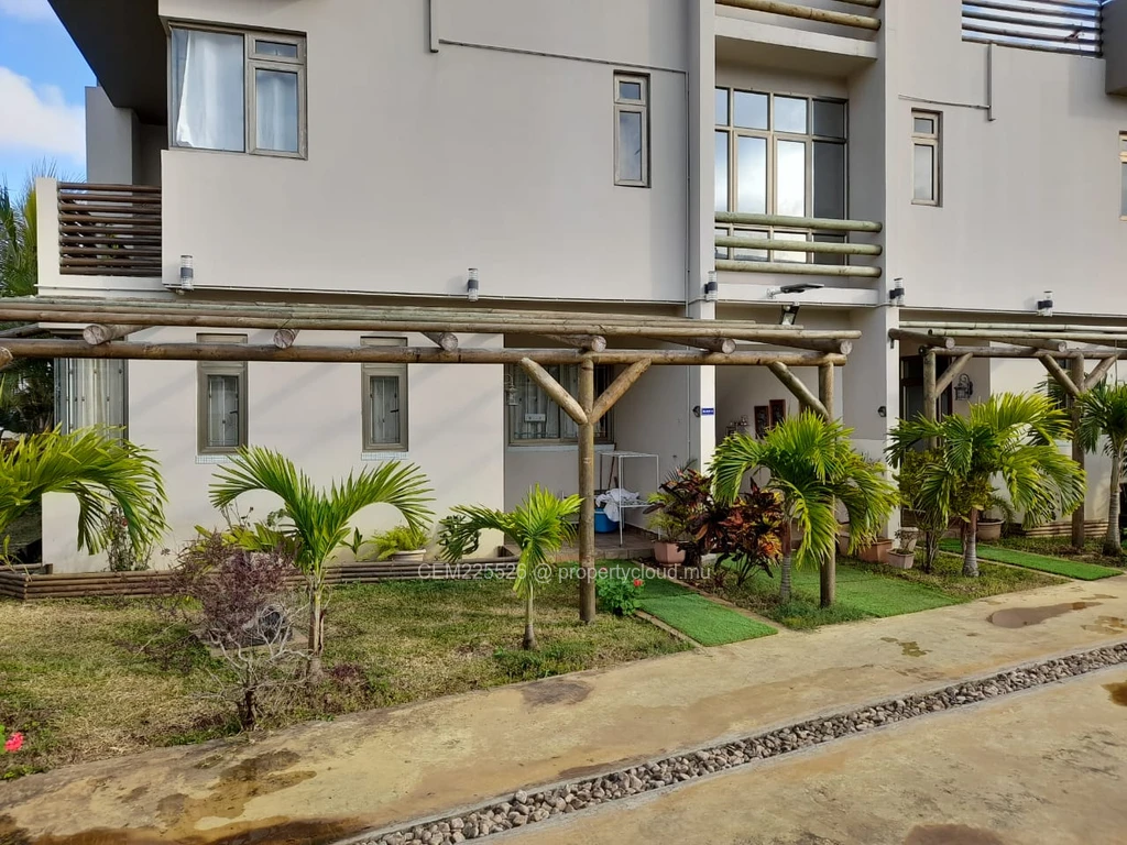 2 Bed Apartments for Rent in Ebène CEM223534