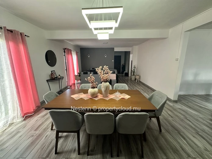  Belle Maison Semi-Meublée dans un Quartier Paisible  