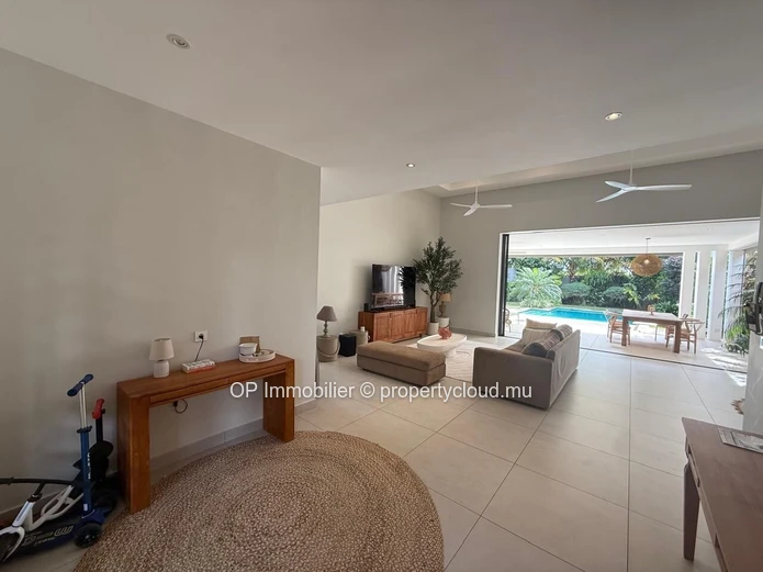 Maison meublée 4 chambres avec piscine à louer à Petit Raffray