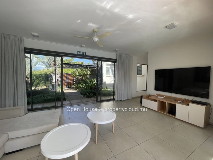 Villa contemporaine à louer, 4 chambres, piscine, accès golf.