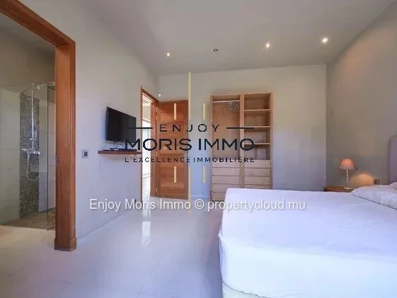 Villa contemporaine 4 chambres + bureau– Grand Baie | 330 m² | Piscine privée | Villa meublée