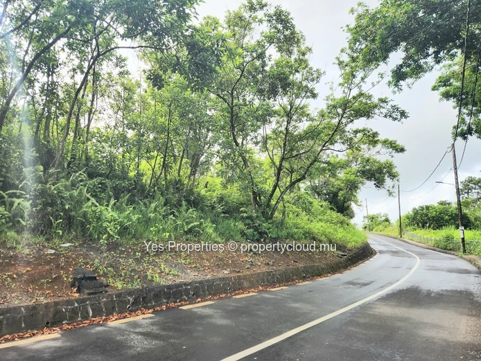 ONE OF A KIND – LAND 13,98P / 155.42T – HIGHLANDS – Rs 6M ! Call