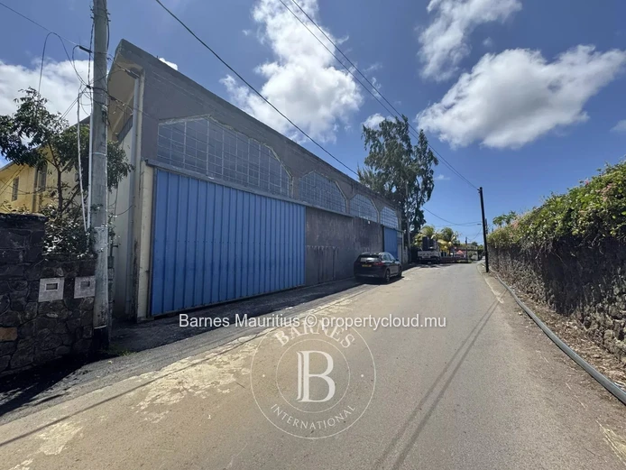 GOODLANDS - Entrepôt - 1415 m²