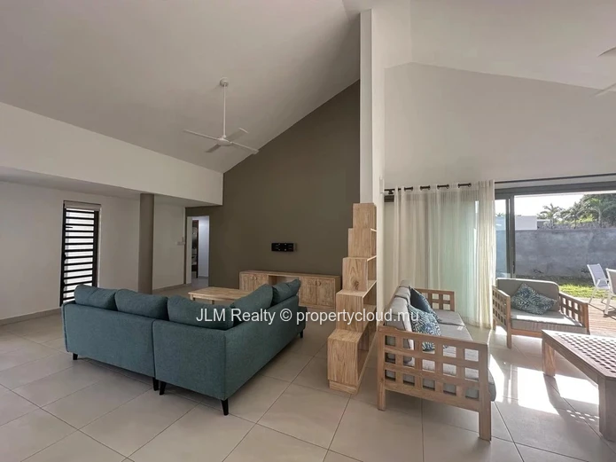 For Rent : Spacious Villa with Private Pool and Mountain View in Tamarin, Mauritius