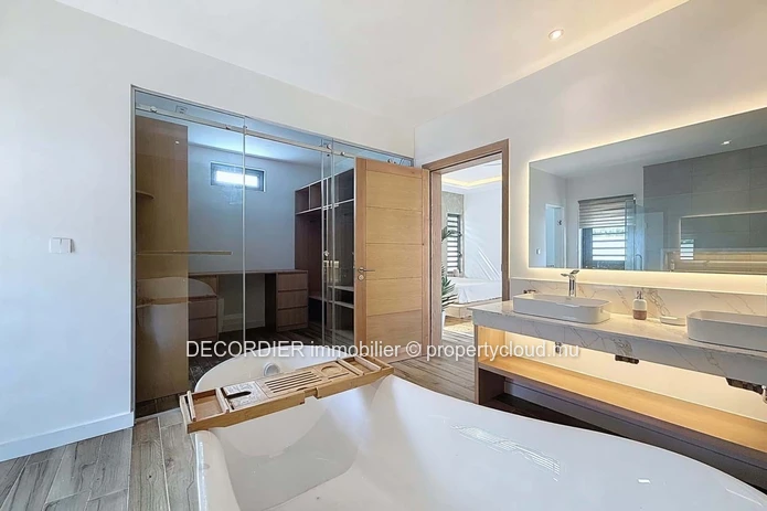 House for Sale – Pereybère