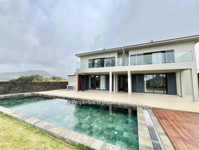 Villa élégante de 4 chambres avec vue mer à Vieux Grand Port
