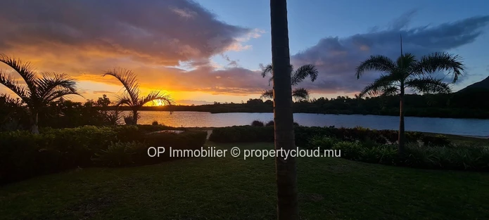 Appartement RES à vendre à Ilot Fortier, Rivière Noire. 173m² habitables, terrain de 267m², 3 chambres, piscine privé...