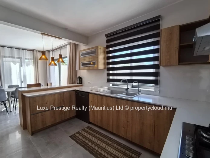 Villa Moderne Neuve de 3 Chambres avec Piscine Privée à Louer à Calodyne | À 20 Minutes de Northfields International ...