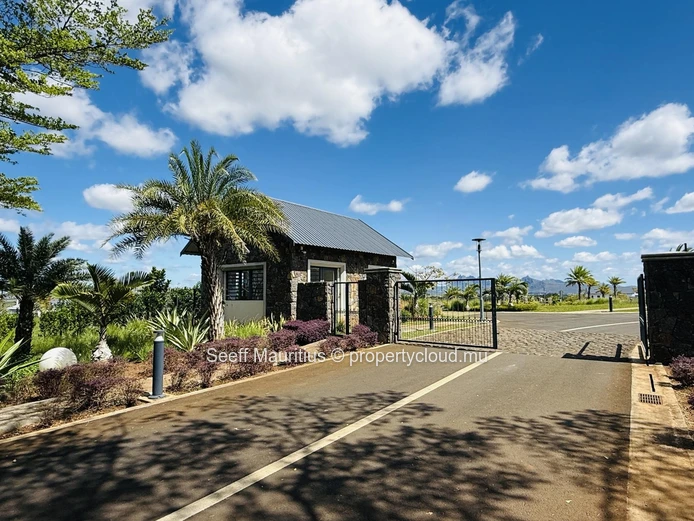 Residential Land in a Premium Gated Estate - Les Coteaux de Belle Vue
