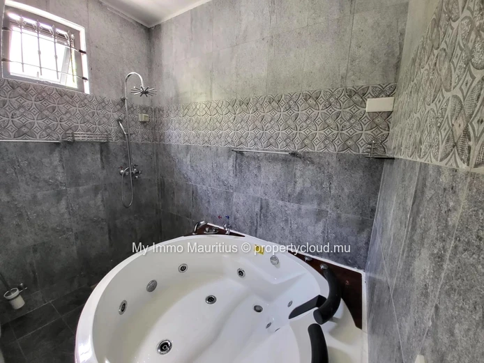 Pereybere – Fully Furnished 4-Bedroom Villa for Sale