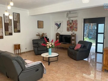 6 Bedroom Villa