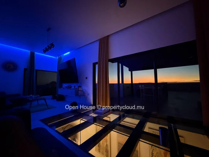 Luxury 3-Bedroom Penthouse with Private Pool in Tamarin (Sole Mandate)