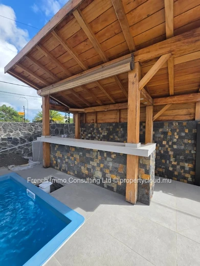 Belle villa 3 chambres , jardin et piscine proche Kalatua a grand baie