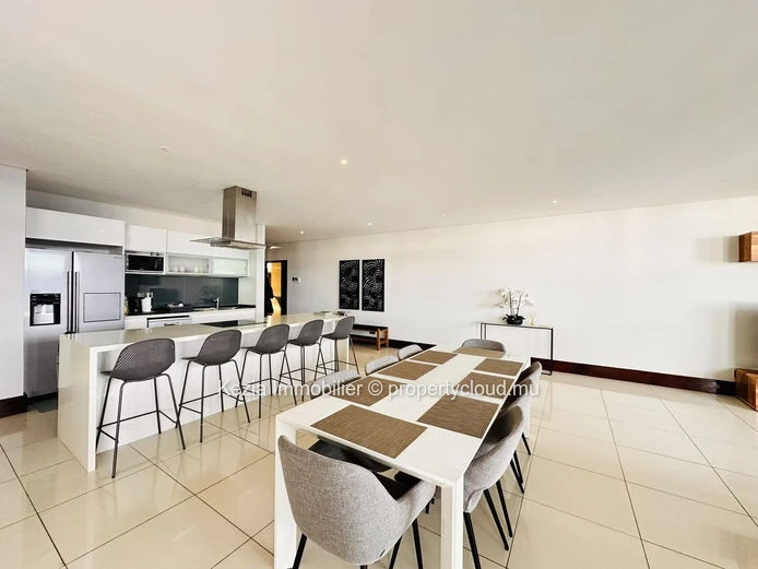 Contemporary Apartment With Sea View