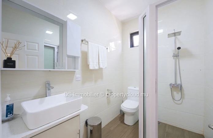 Appartement R+2 De 3 Chambres À Vendre À Péreybère - Nord - Accessible Aux Non-Citoyens