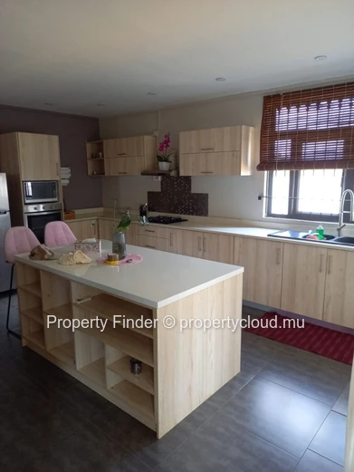 Modern 5 bedrooms house for sale