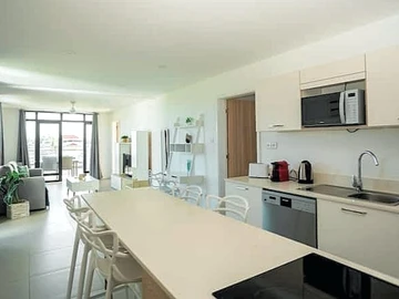 16 Bedroom Building