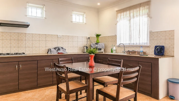3-bedroom house for rent in La Preneuse with a garden, close to everything