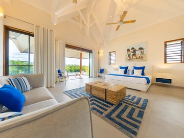6 Bedroom Villa