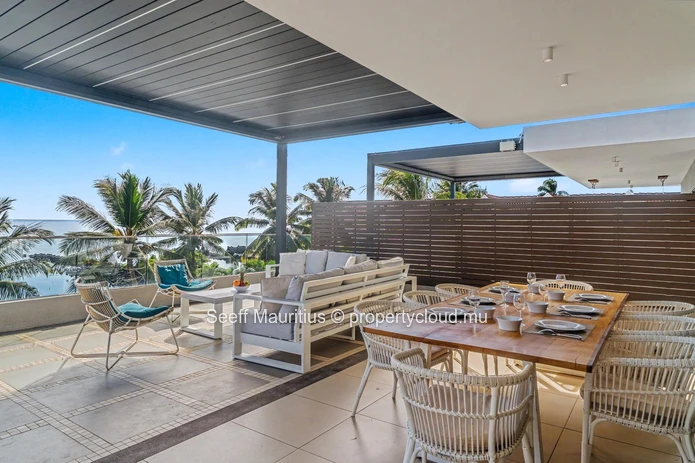 Breathtaking Panoramic Coastal Living