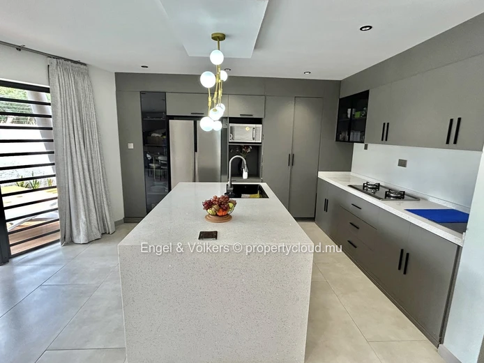 Brand-New 4-Bedroom House for Rent – Albion
