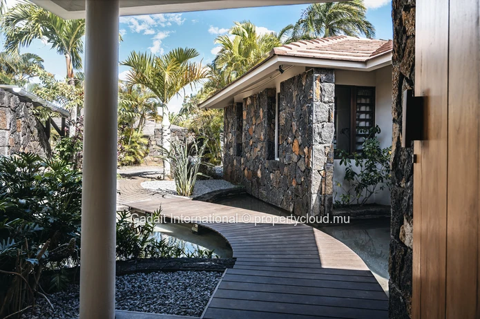 Villa de Plain-Pied à Vendre à Belle Vue Harel, Île Maurice | Piscine Privée & Grand Jardin de 1 800 m² (duplicate)