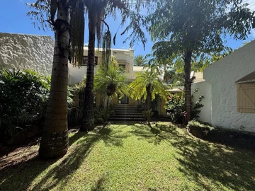 5 Bedroom Villa