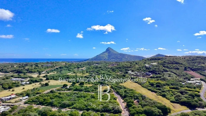 BLACK RIVER – Residential Plot with Mountain View