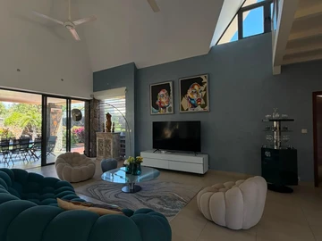 4 Bedroom Villa