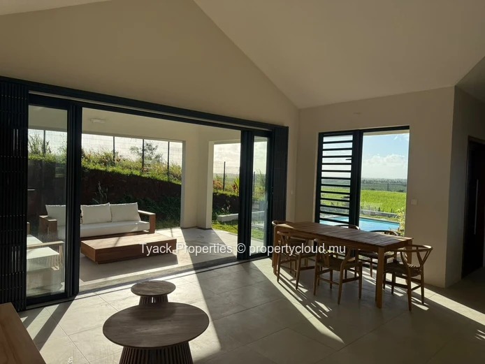 Belle villa meublée avec piscine privée à louer à Belle Vue Harel