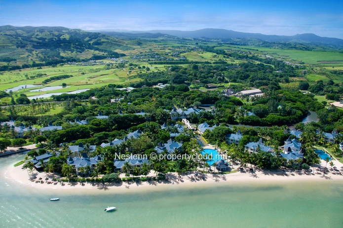 Mountain view land of 1575 m² in an exceptional estate 