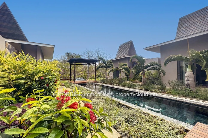 Sumptuous villa nestled in a secure residence