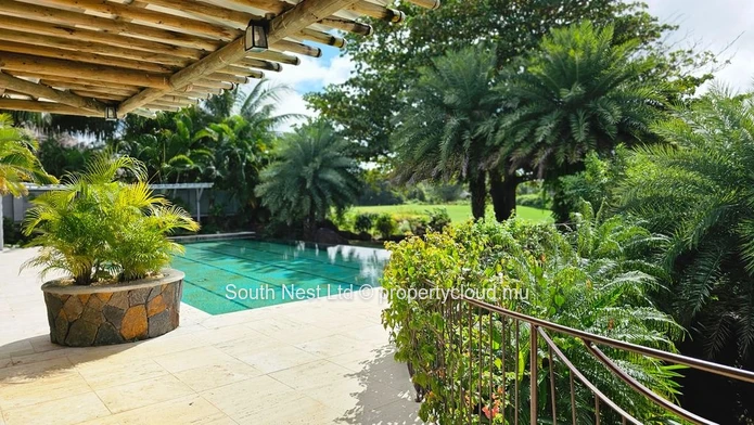 Villa of 8 bedroom at prestigious Golf Estate 